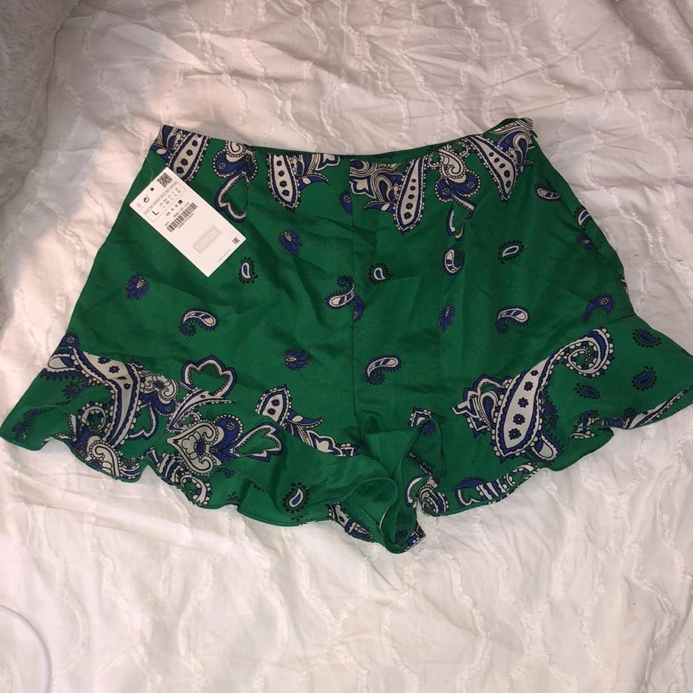Flowy green Zara shorts